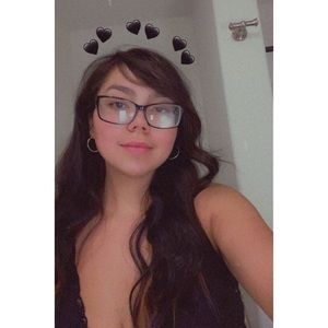 Meet your Posher, Becca